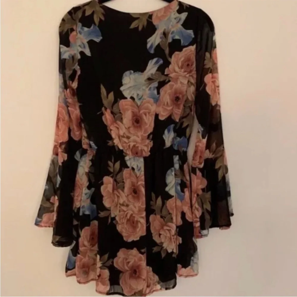 Black Floral Nasty Gal Bell Long Sleeve Front Tie Romper [Small] - Picture 2 of 4